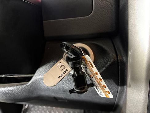 Used 2017 RAM 1500 Big Horn RWD image 16