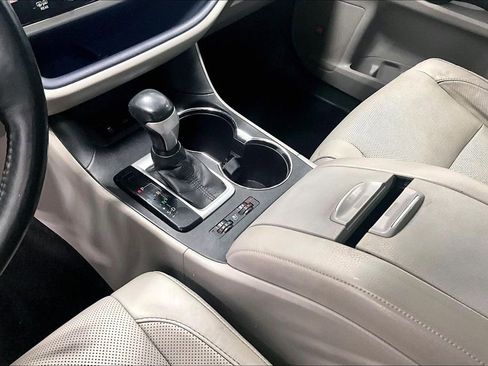 Used 2016 Toyota Highlander Limited Platinum image 11