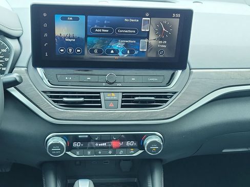 Used 2025 Nissan Altima 2.5 SV w/ SV Premium Package FWD image 20