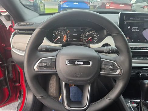 Used 2025 Jeep Compass Limited AWD/4WD image 16