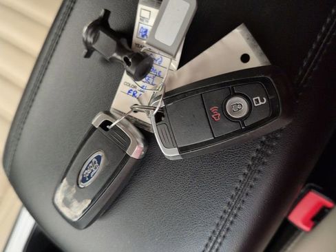 Used 2024 Ford Edge SEL image 46