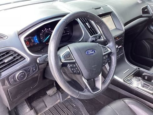 Used 2019 Ford Edge Titanium w/ Equipment Group 301A AWD/4WD image 29