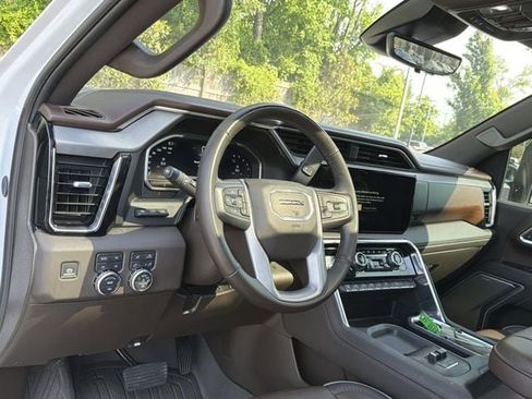 Used 2024 GMC Sierra 2500 Denali w/ Denali Reserve Package AWD/4WD image 15