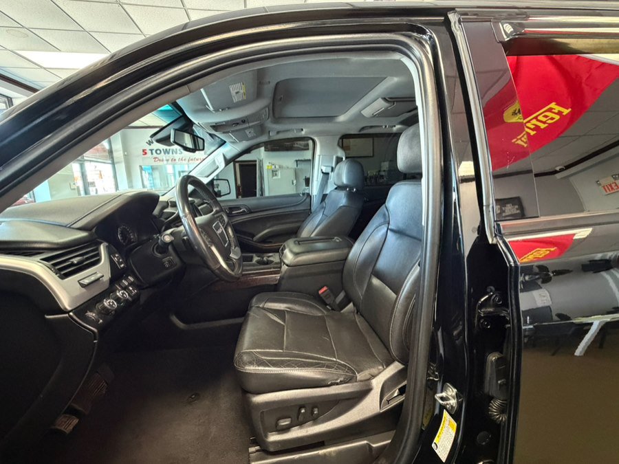 Used 2019 GMC Yukon SLT w/ Graphite Performance Edition AWD/4WD image 18