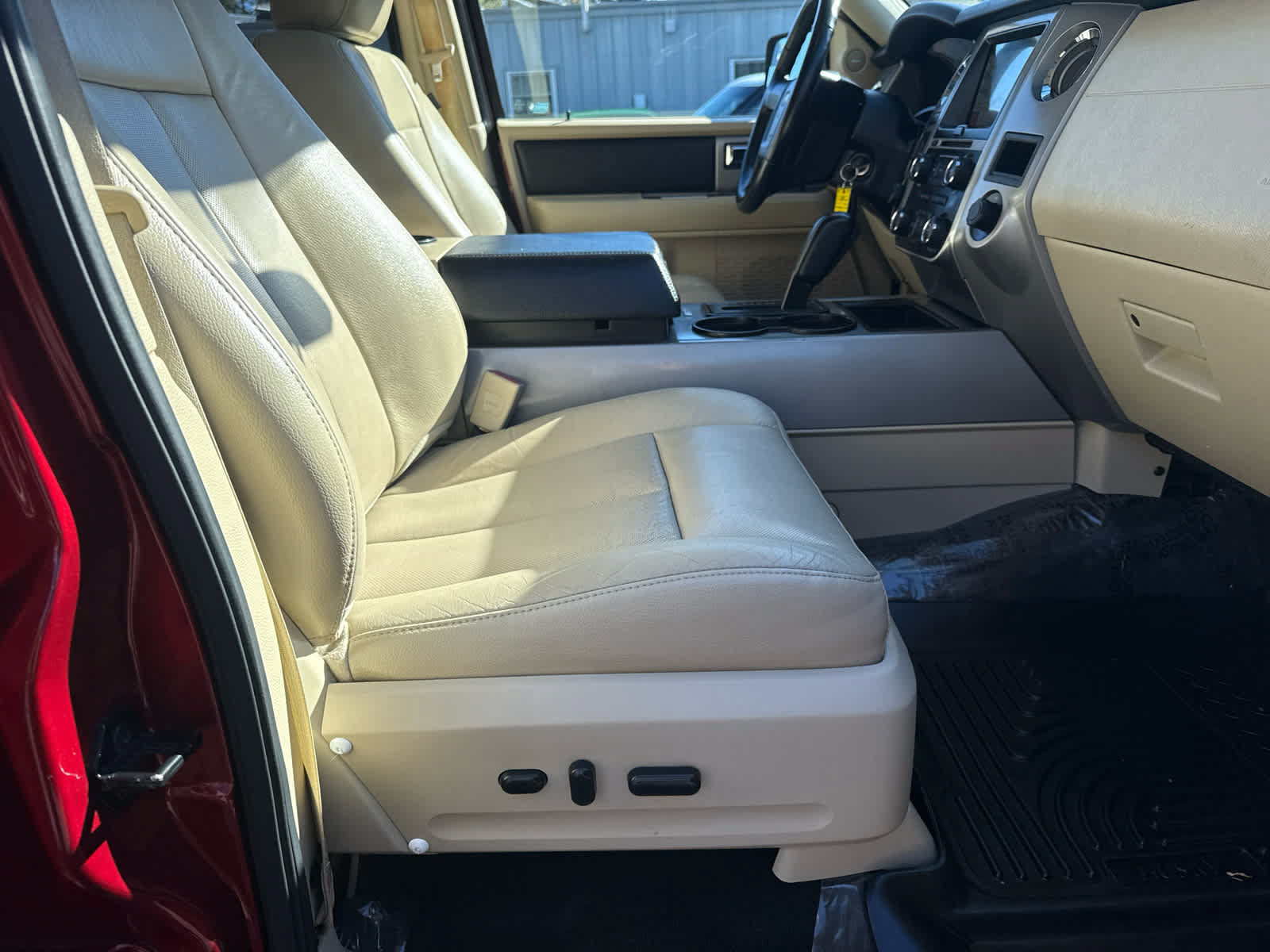 Used 2016 Ford Expedition EL XLT w/ Equipment Group 202A AWD/4WD image 12