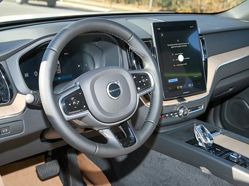 New 2026 Volvo XC60 B5 Plus w/ Protection Package Premier image 12