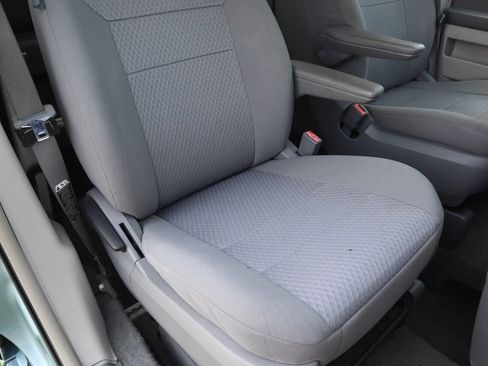 Used 2008 Chrysler Town & Country Touring image 16