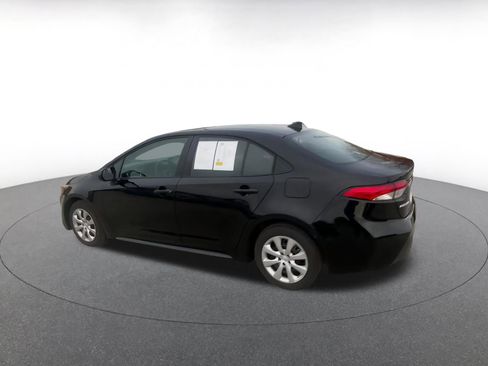 Used 2025 Toyota Corolla LE image 10