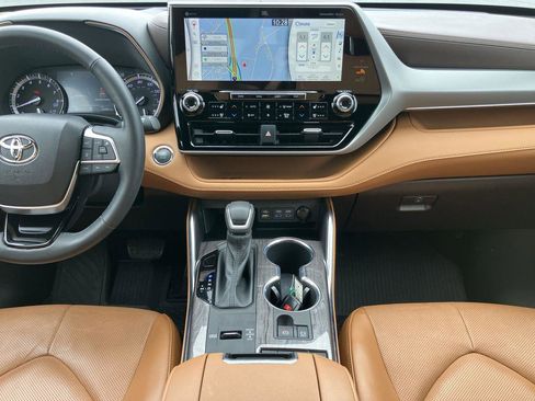 Used 2022 Toyota Highlander Platinum image 20