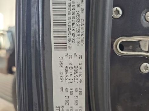 Used 2016 RAM 2500 Tradesman w/ Chrome Appearance Group image 29