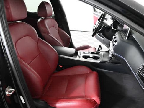 Used 2018 Kia Stinger GT1 image 12