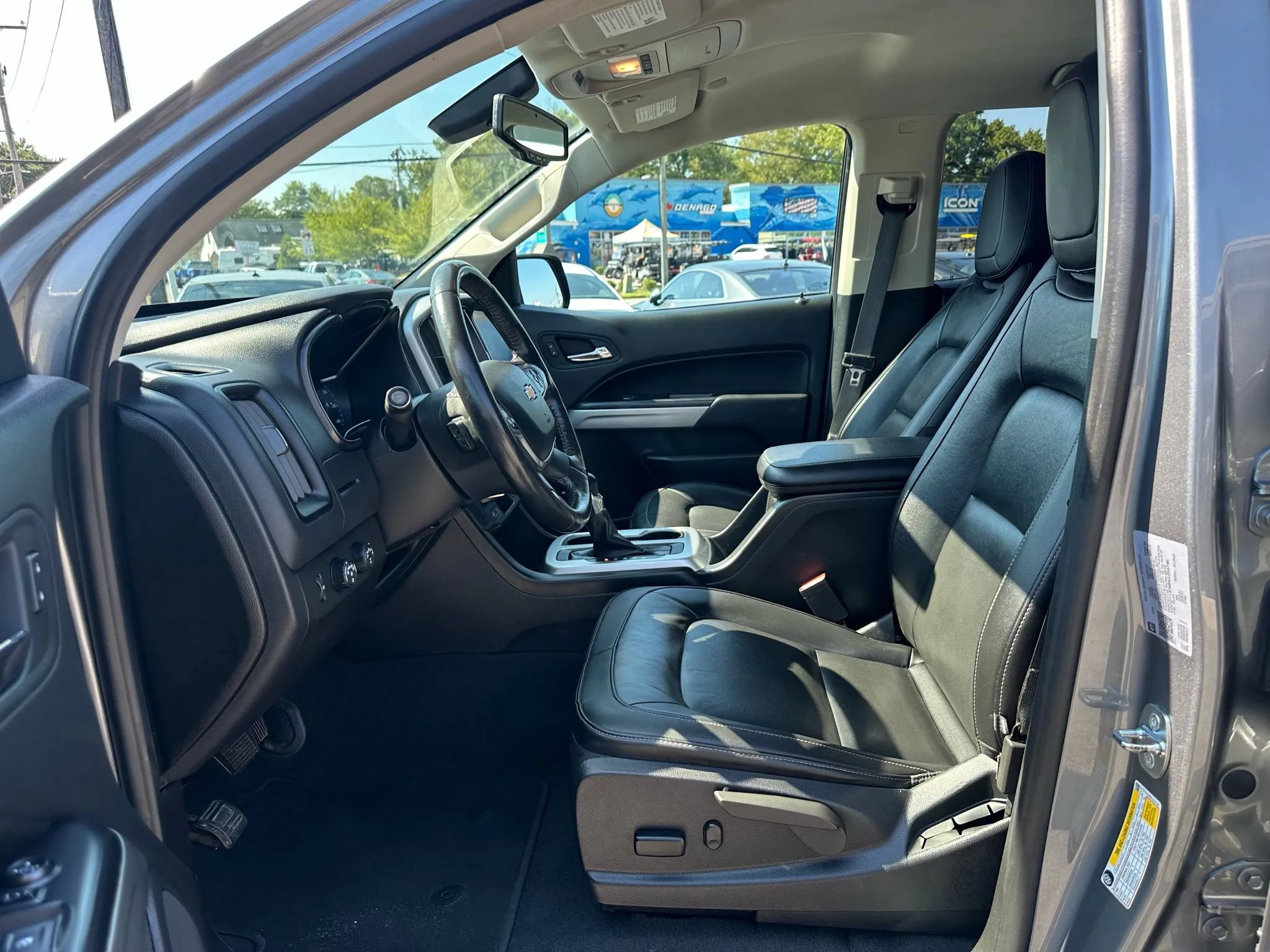 Used 2022 Chevrolet Colorado LT w/ Luxury Package AWD/4WD image 13