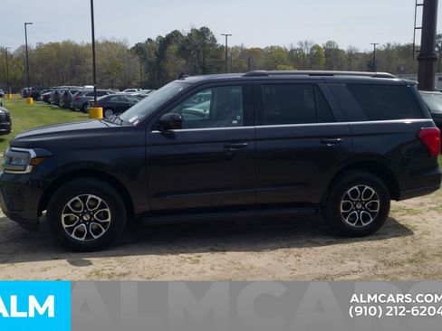 Used 2024 Ford Expedition XLT image 12