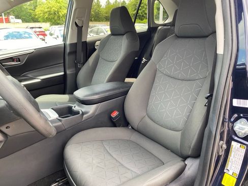 Used 2024 Toyota RAV4 XLE FWD image 24