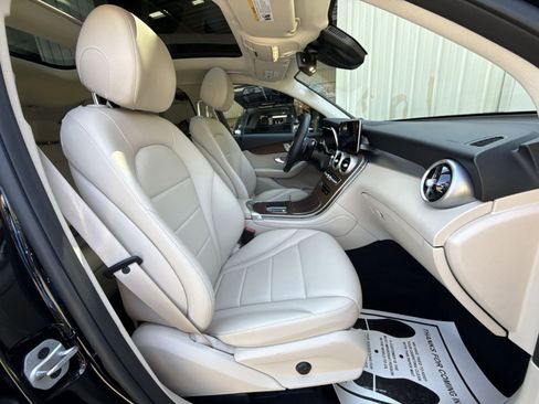 Used 2022 Mercedes-Benz GLC 300 4MATIC image 53