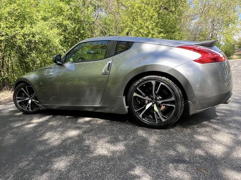 Used 2009 Nissan 370Z Touring w/ Sport Pkg RWD image 10