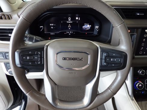 Used 2022 GMC Yukon Denali AWD/4WD image 12