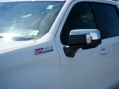 Used 2024 Chevrolet Silverado 1500 LT AWD/4WD image 10