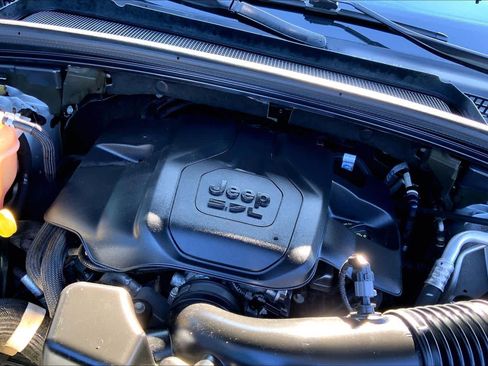 Used 2022 Jeep Grand Cherokee Summit w/ Luxury Tech Group V image 29