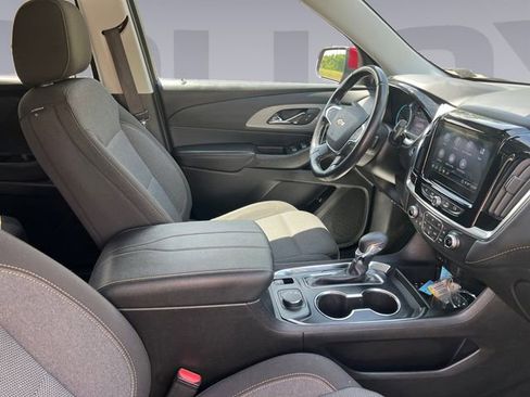 Certified 2021 Chevrolet Traverse LT FWD image 17