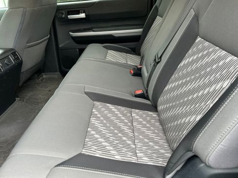 Used 2018 Toyota Tundra SR5 w/ SR5 Upgrade Package AWD/4WD image 9