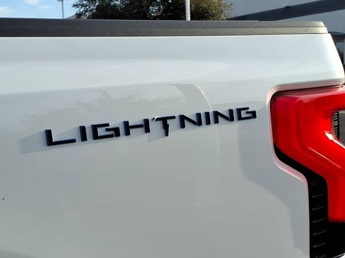 Used 2025 Ford F150 Lightning Platinum image 11
