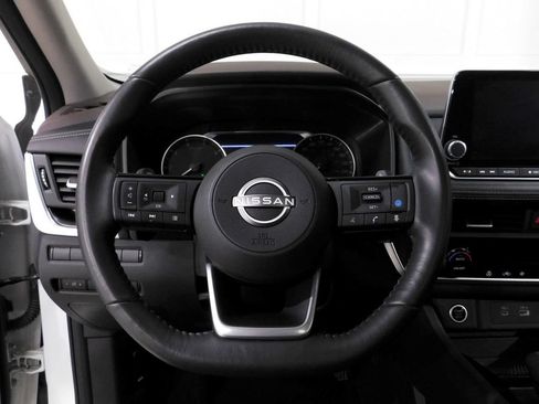 Used 2023 Nissan Rogue SV AWD/4WD image 34