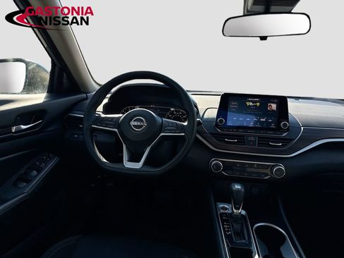 Used 2024 Nissan Altima 2.5 SV image 27