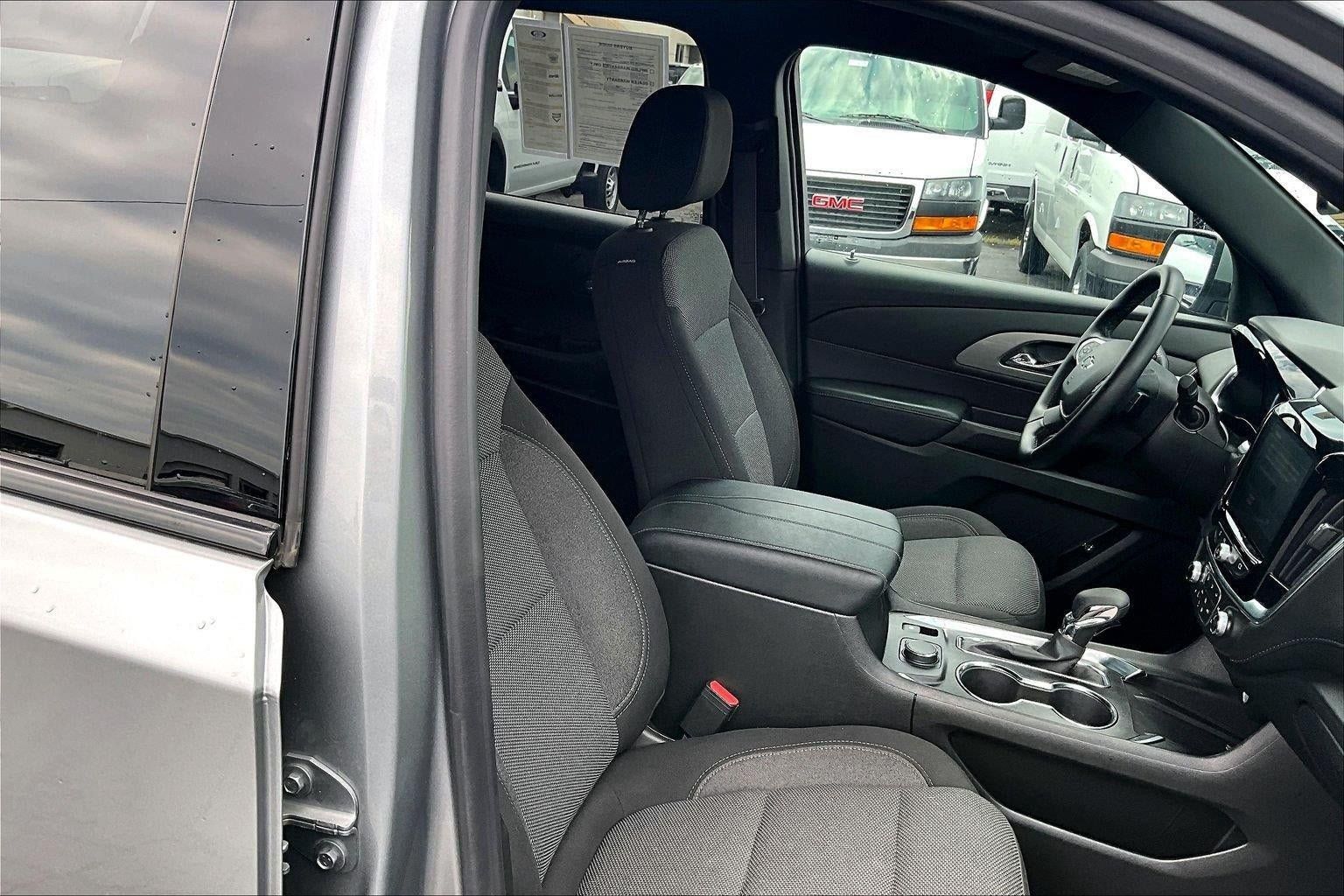 Used 2024 Chevrolet Traverse LT FWD image 7