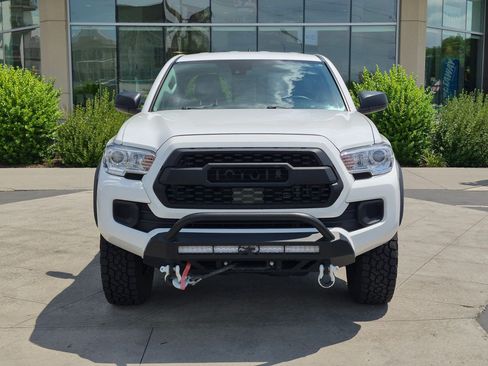 Used 2022 Toyota Tacoma SR w/ SX Package AWD/4WD image 11