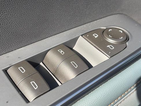 Used 2026 GMC Acadia AT4 w/ Luxury Package AWD/4WD image 22