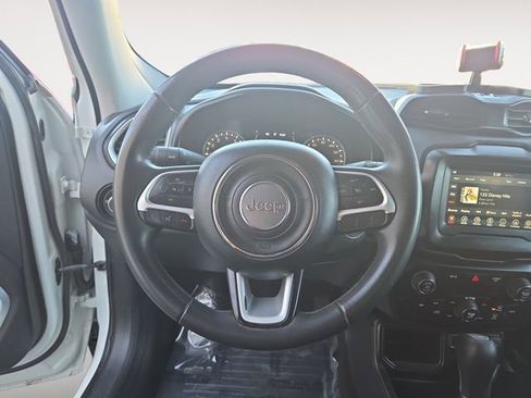 Used 2018 Jeep Renegade Latitude image 12