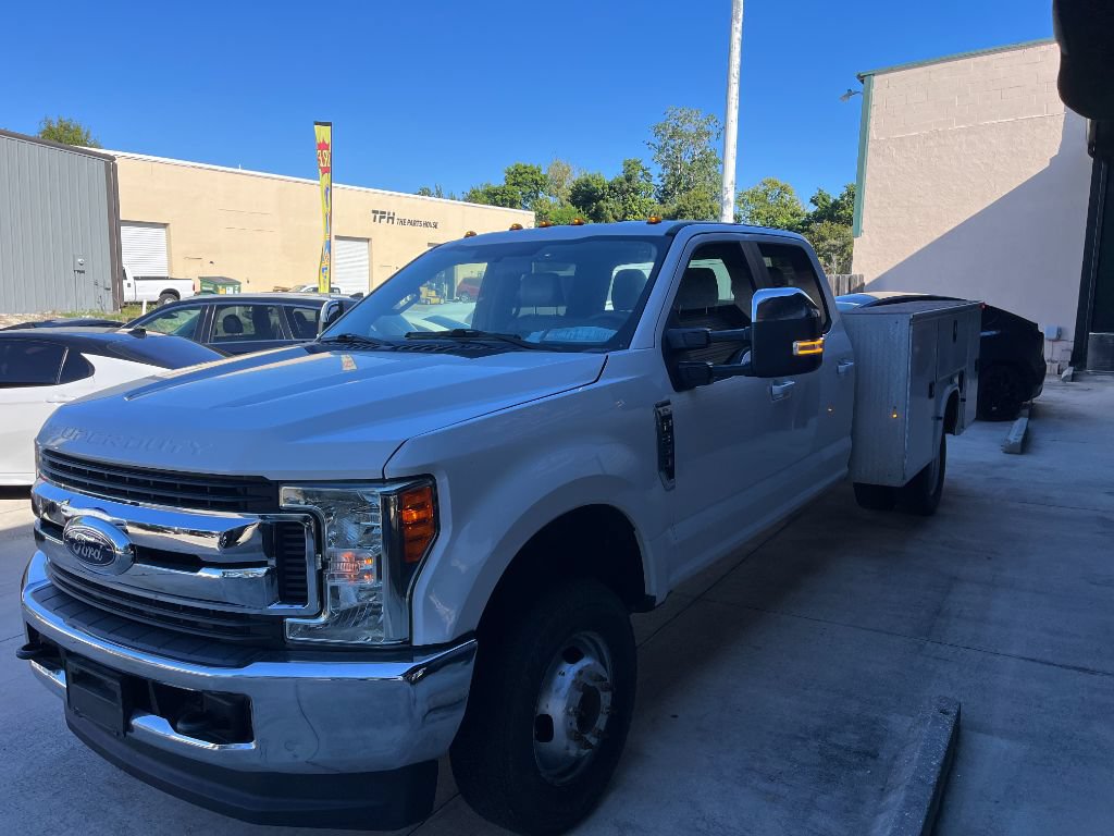 Used 2019 Ford F350 XL w/ Power Equipment Group AWD/4WD image 1