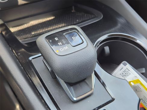 Used 2021 Nissan Rogue SV AWD/4WD image 23