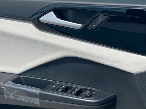 New 2026 Volkswagen Taos S FWD image 10