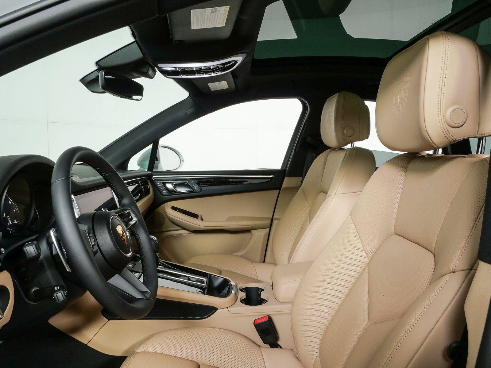 New 2026 Porsche Macan Turbo AWD/4WD image 5