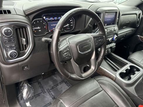 Used 2022 GMC Sierra 1500 Denali w/ Denali Premium Package image 16