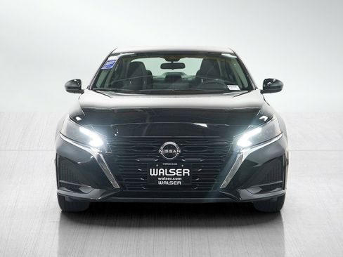 Used 2023 Nissan Altima 2.5 SV w/ SV Premium Package AWD/4WD image 8