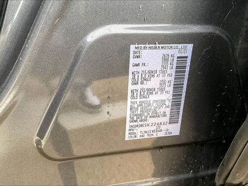 Used 2025 Nissan Pathfinder SV AWD/4WD image 19