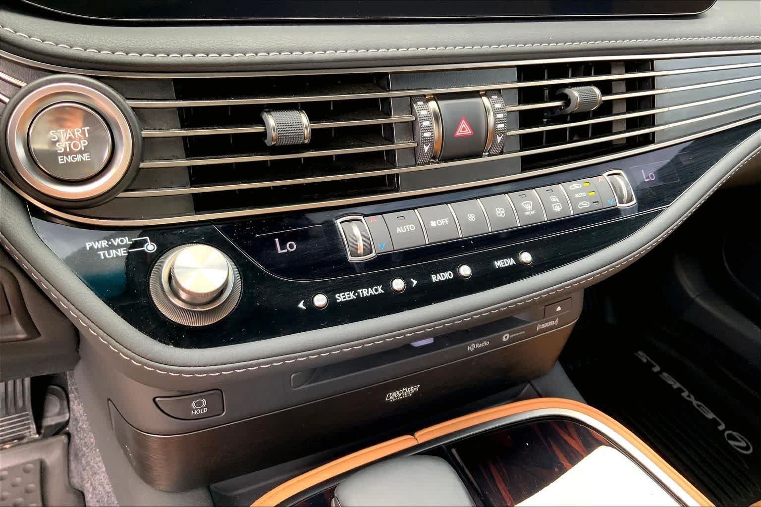 Used 2022 Lexus LS 500 w/ Interior Upgrade Package RWD image 32