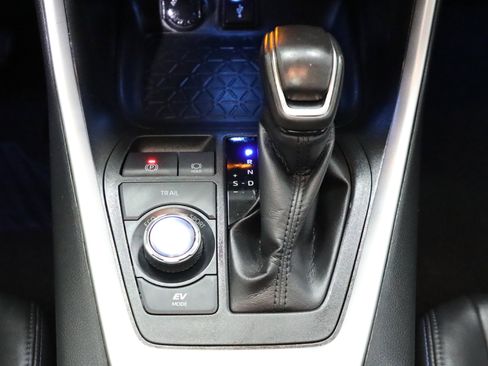 Used 2020 Toyota RAV4 XSE image 7