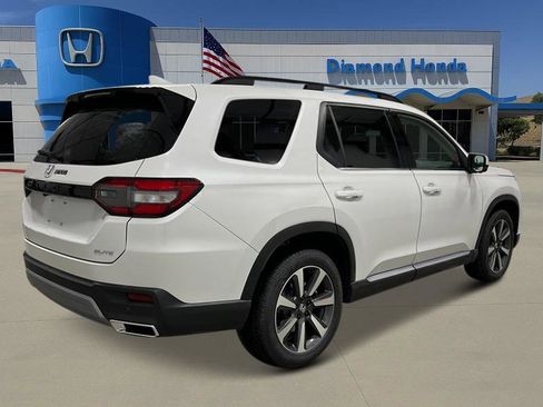 New 2025 Honda Pilot Elite image 8