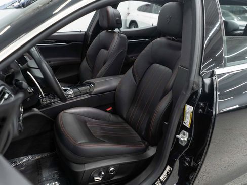 Used 2022 Maserati Ghibli Modena Q4 image 9