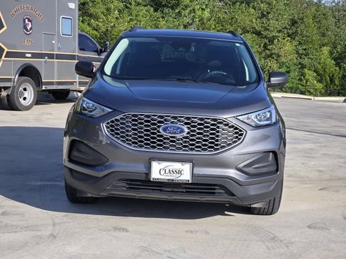 Used 2023 Ford Edge SE AWD/4WD image 3