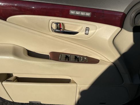 Used 2012 Lexus LS 460 image 33