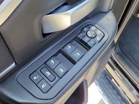 Used 2025 RAM 2500 Big Horn AWD/4WD image 16