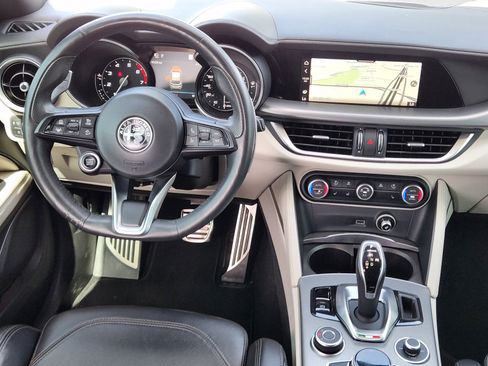 Used 2020 Alfa Romeo Stelvio Ti Sport AWD/4WD image 9