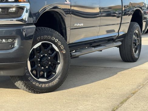 Used 2025 RAM 2500 Laramie AWD/4WD image 3