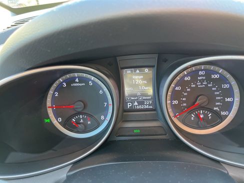 Used 2014 Hyundai Santa Fe GLS image 16