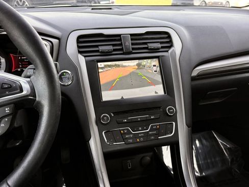 Used 2018 Ford Fusion SE w/ Equipment Group 602A FWD image 30